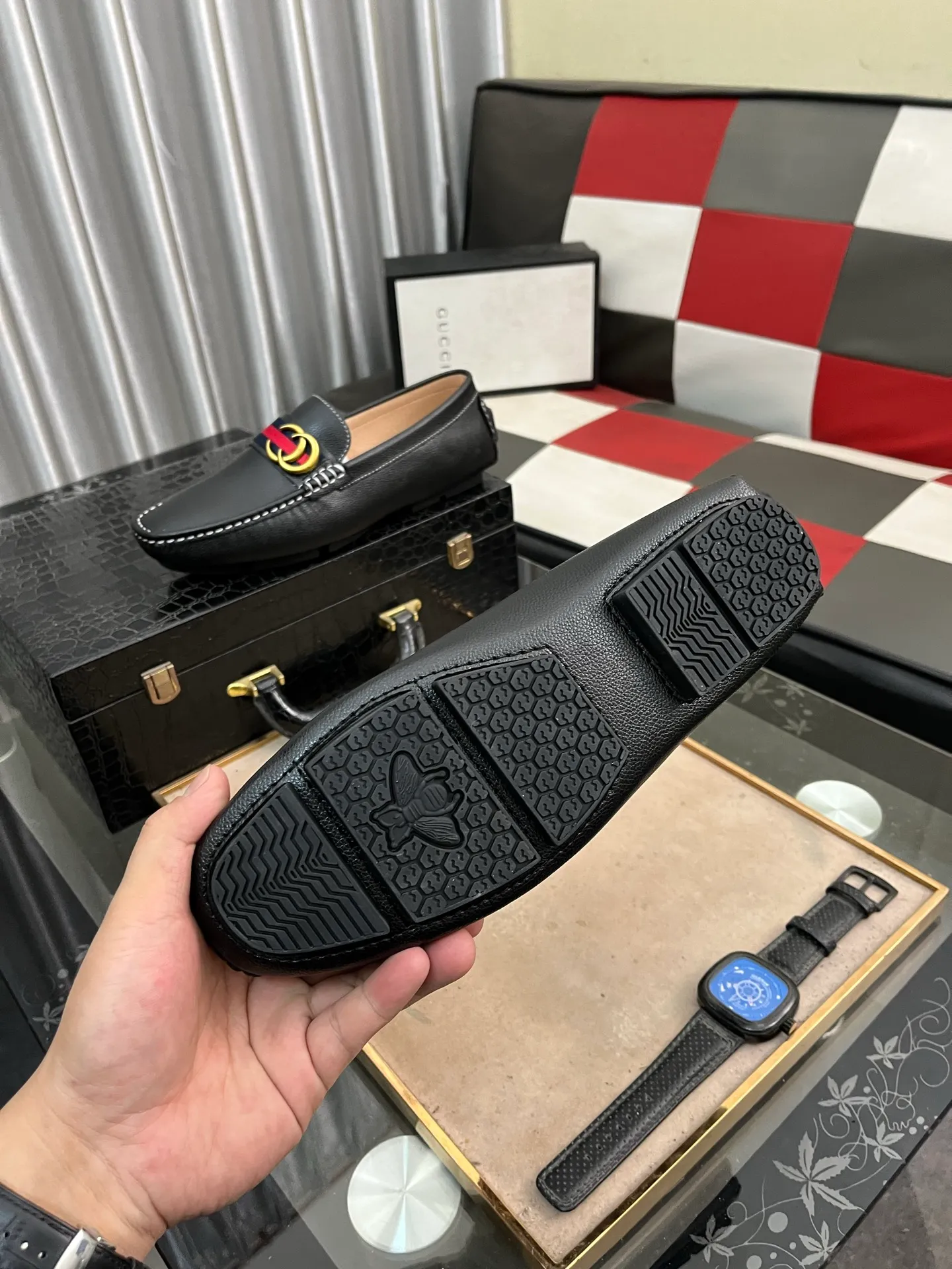 Men's shoes💰400⌚️⌚️【GUCCI Gucci】Original men's casual beanie shoes, original Italian imported special material cowhide embossed➕real first-layer sheepskin lining; equipped with precision stitching to highlight low-key luxury. The comfortable sole design ensures maximum comfort and anti-slip properties. The shoe shape is dignified and the low-key charm is not concealed! Natural and free new urbanism, size: 38-442️⃣Colors available